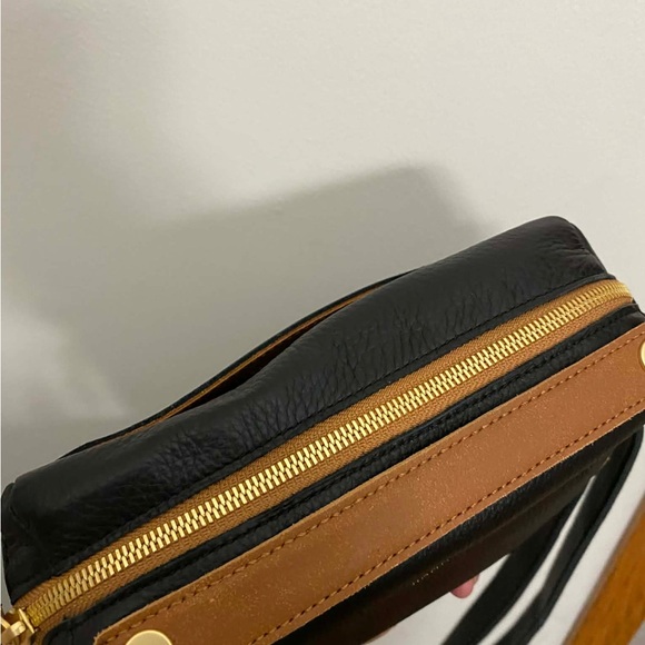 Hammitt Evan Small Crossbody Clutch in North End & Brushed Gold - Picture 3 of 9